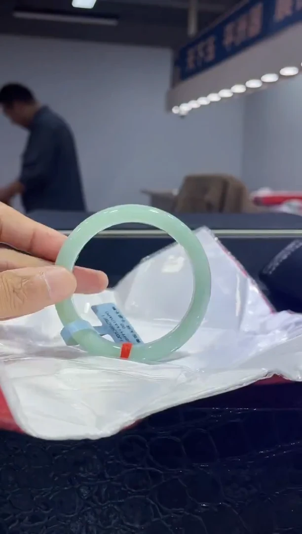 未镶嵌手镯翡翠7