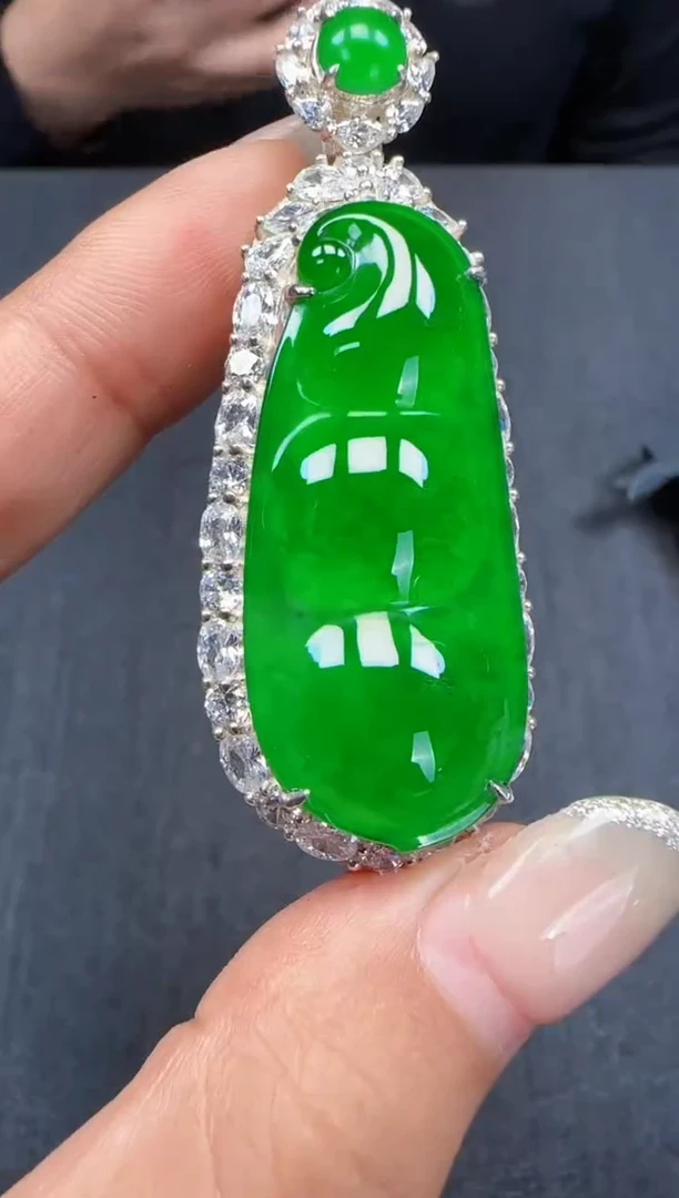 未镶嵌定制翡翠翡翠吊坠106