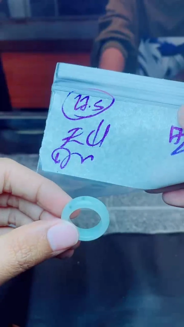【闪购商品】定制翡翠未镶嵌戒圈