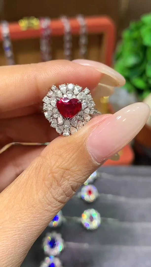 18K金镶嵌戒指红宝石1.26ct
