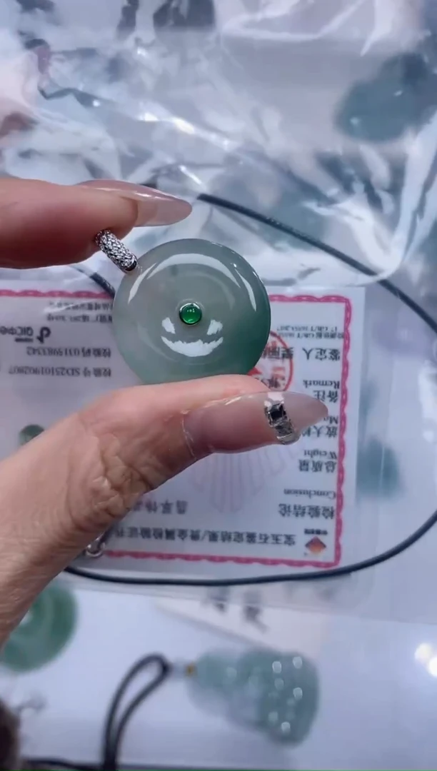 颈饰银S925镶嵌翡翠吊坠