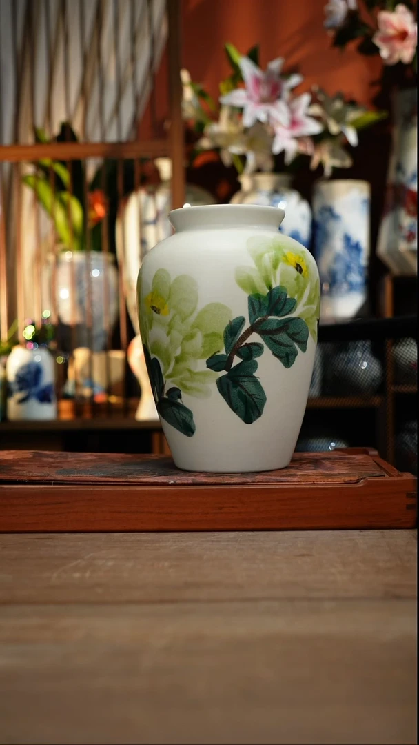 当代景德镇设计师釉下手绘陶瓷花瓶