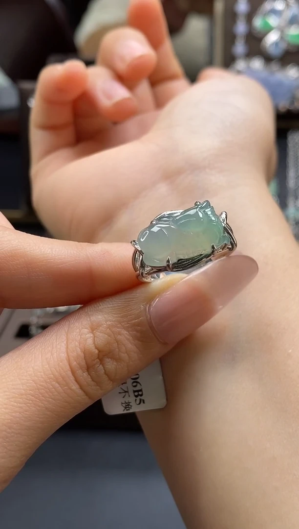 颈饰银S925镶嵌翡翠13984