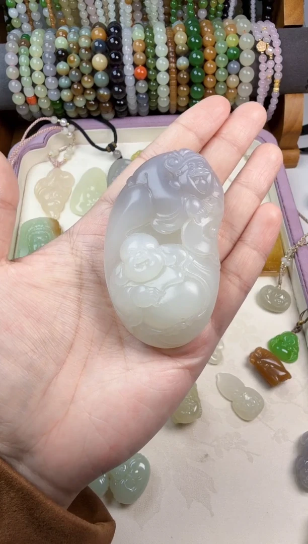 颈饰未镶嵌和田玉刘*人财两旺挂件