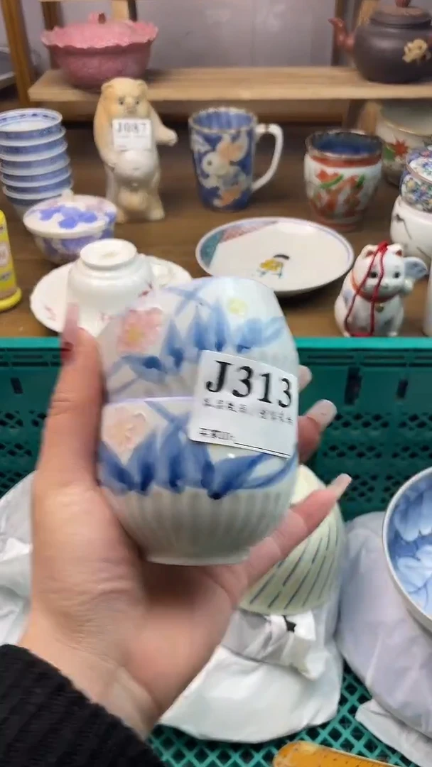 瓷片?****）