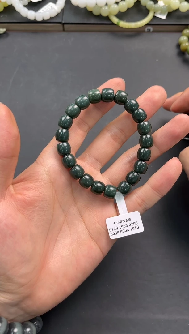 未镶嵌手串和田玉和田青玉手串卡8微色差（有纹）