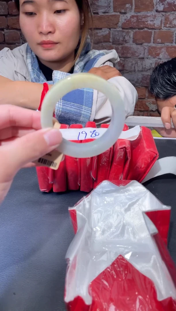 【闪购商品】定制翡翠手镯未镶嵌发一件/DDI02413