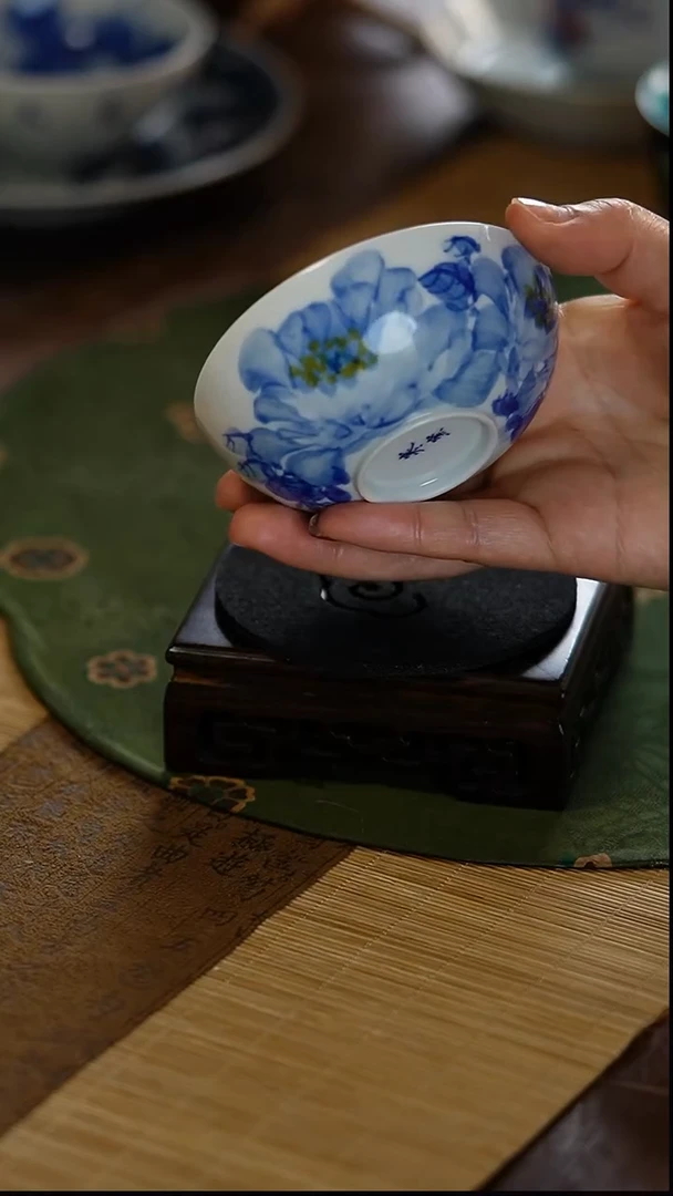 瓷景德镇陶瓷茶器青花牡丹普尔杯