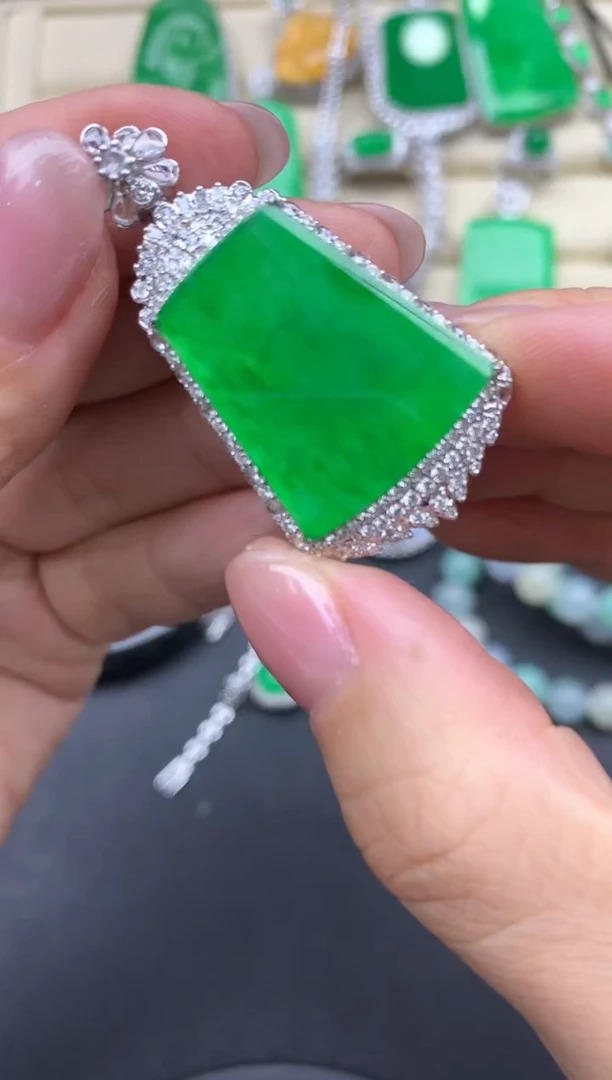 【闪购商品】翡翠颈饰18K金镶嵌548-中国好珍宝