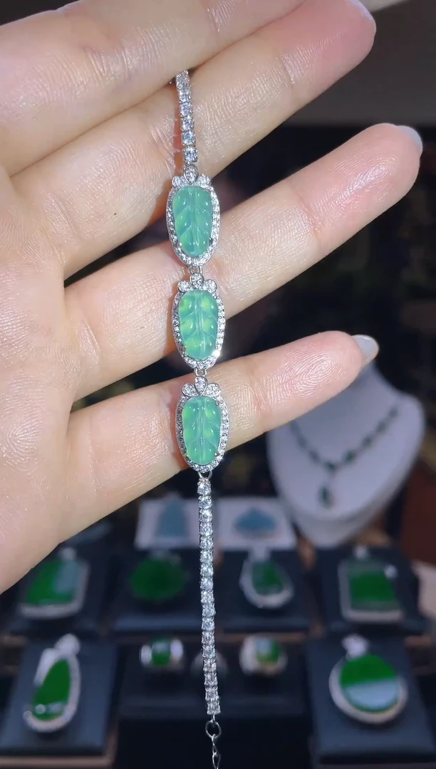 【闪购商品】翡翠吊坠(不含链)未镶嵌翡翠手链