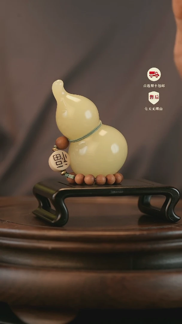 云南石竹叶青雕刻：手捻福禄手把件摆件