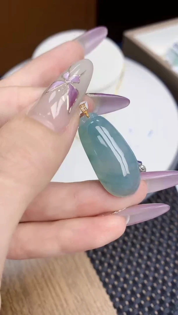 翡翠挂件18K金镶嵌112    天然翡翠A货