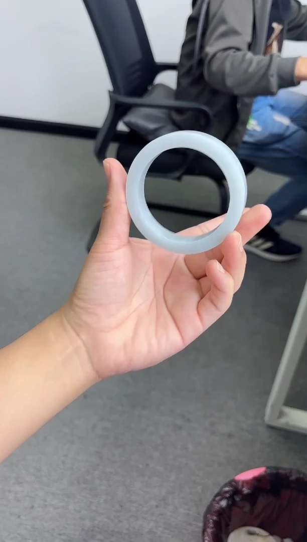 未镶嵌手镯定制翡翠均****奶手镯