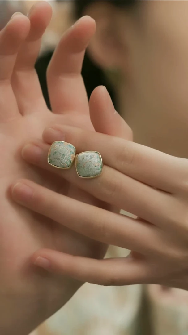 刺绣湘传礼宋锦耳饰