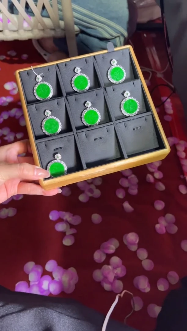 颈饰银S925镶嵌翡翠A329 多样性发一件/配绳子