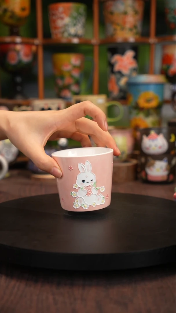釉下手绘陶瓷杯子