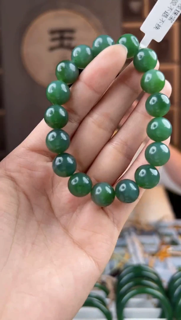 颈饰未镶嵌和田玉拍一发一，拍一发一