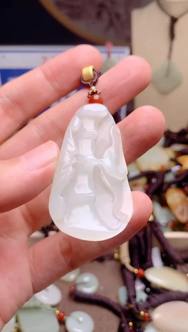 和田玉未镶嵌颈饰1