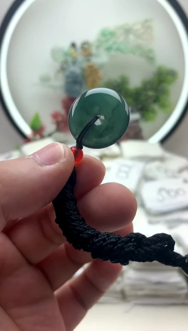 颈饰未镶嵌翡翠小扣子