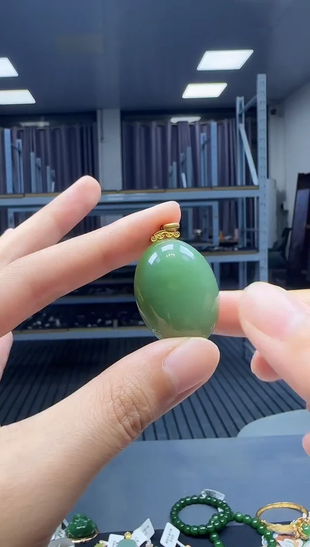 和田玉18K金镶嵌挂件1