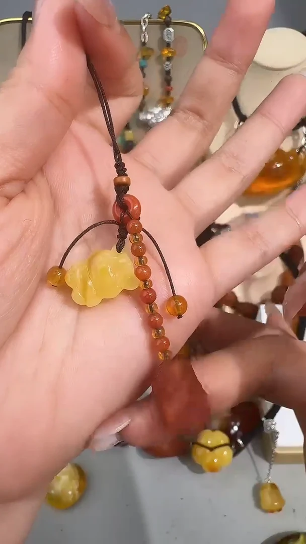 未镶嵌琥珀裸石琥珀