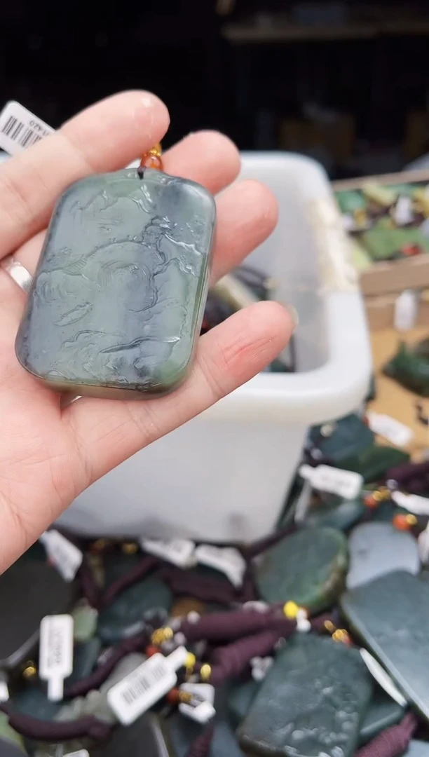 颈饰未镶嵌和田玉1