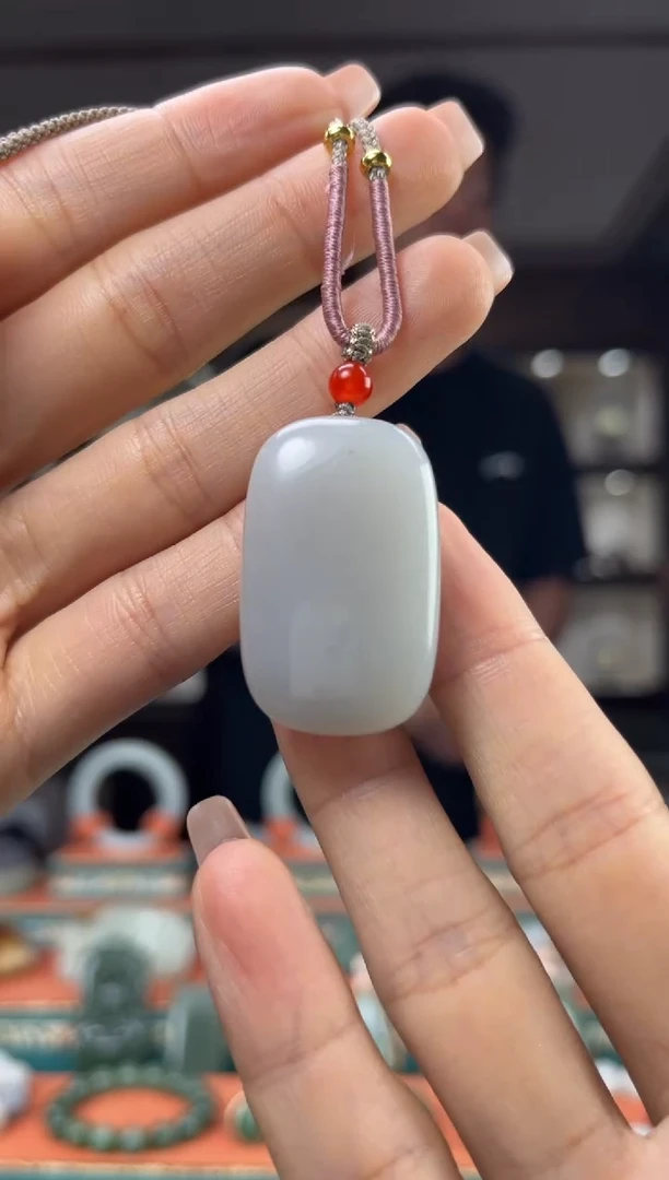 和田玉未镶嵌颈饰佩佩