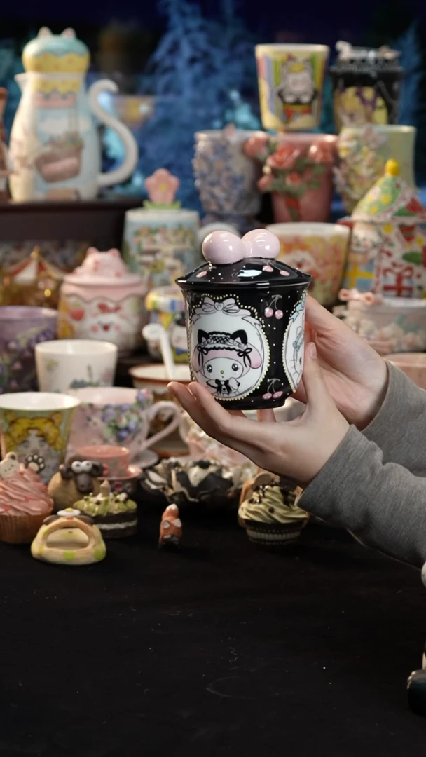 摆件陶景德镇釉下彩手绘设计师款陶瓷