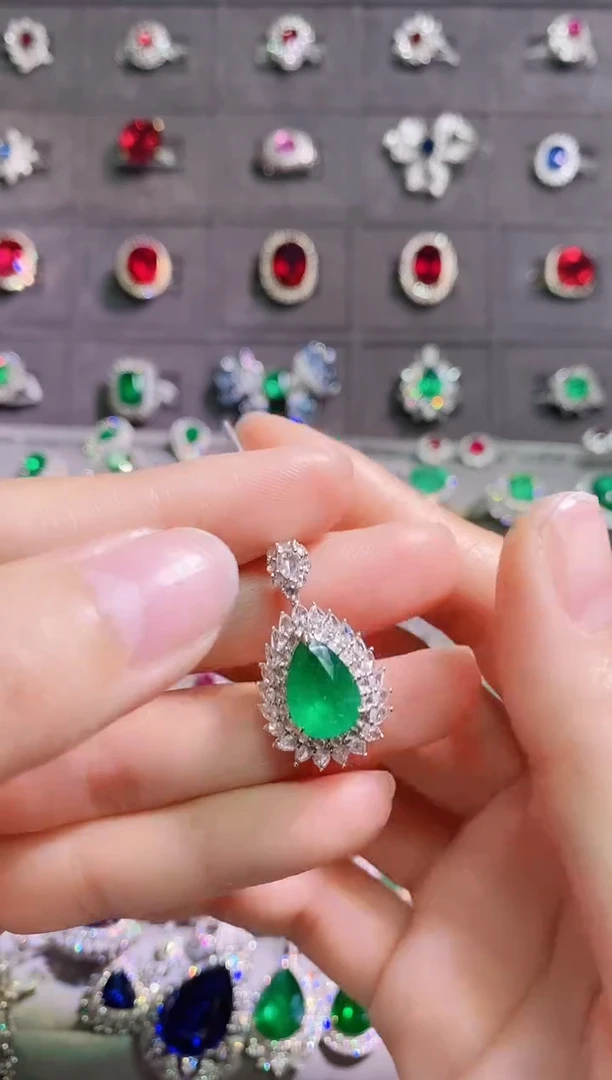 【闪购商品】祖母绿18K金吊坠18K金镶嵌--