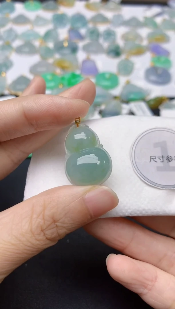 翡翠18K金镶嵌颈饰天然缅甸A货翡翠