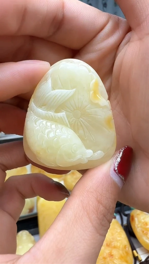 【闪购商品】琥珀裸石未镶嵌挂坠