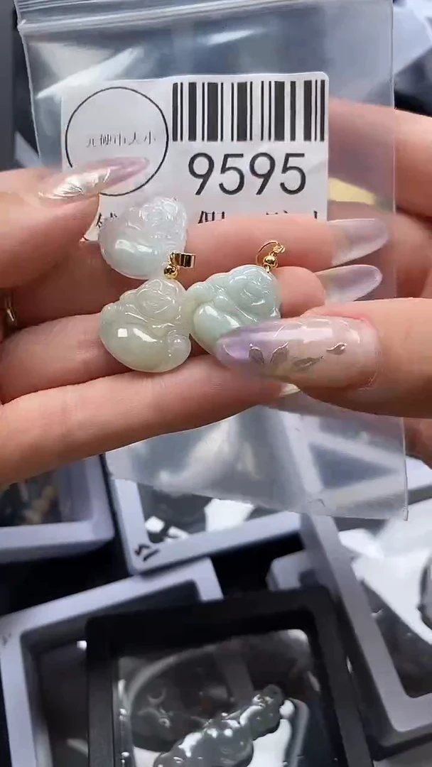 吊坠(不含链)未镶嵌翡翠9595