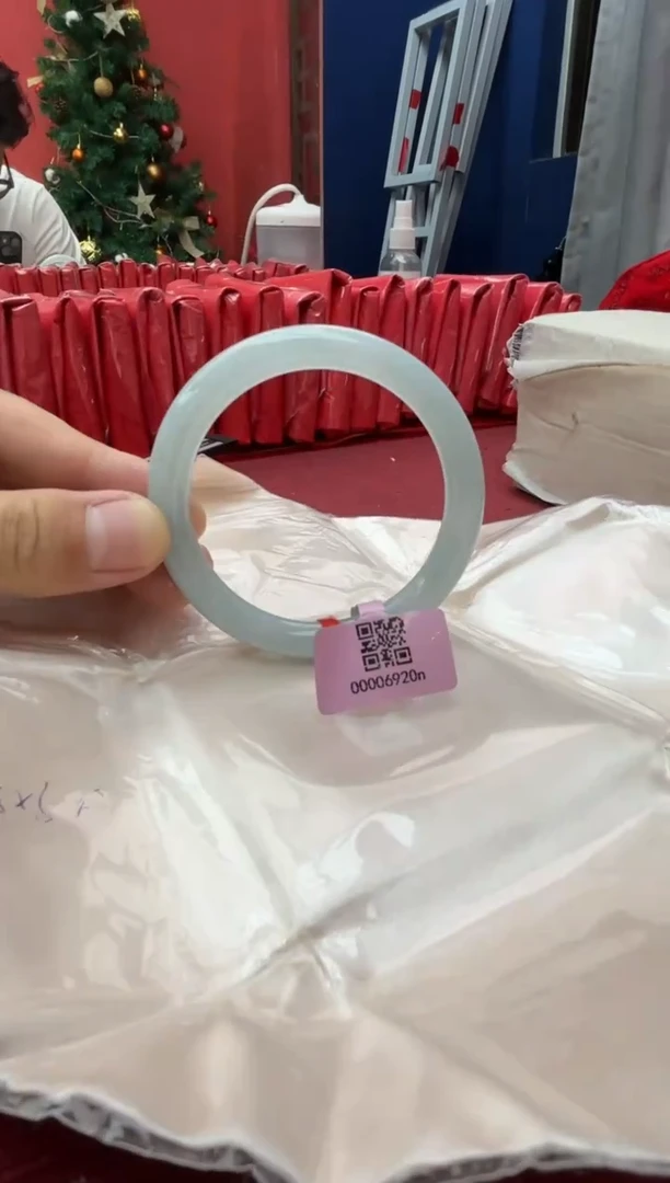 未镶嵌手镯（圆镯）翡翠翡翠手镯23