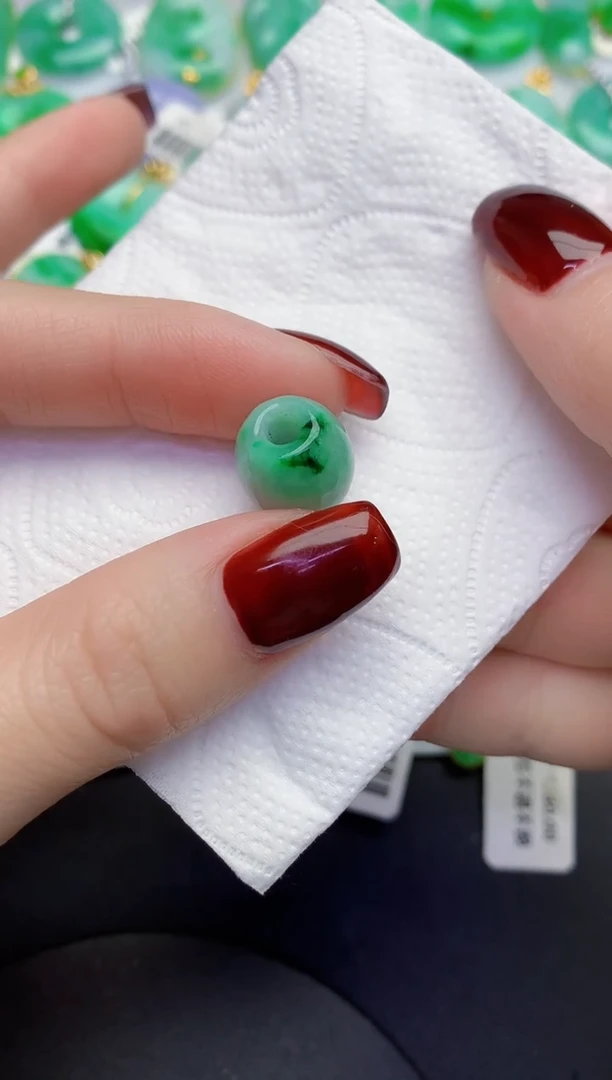 颈饰未镶嵌翡翠缅甸天然翡翠A货