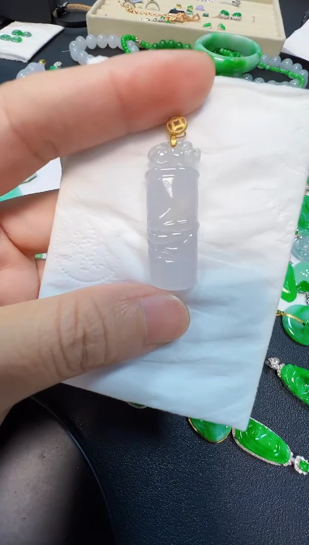 吊坠(不含链)18K金镶嵌翡翠980