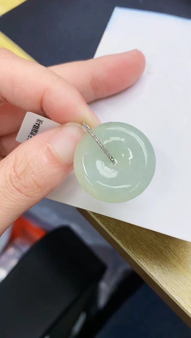 颈饰18K金镶嵌翡翠天然A货