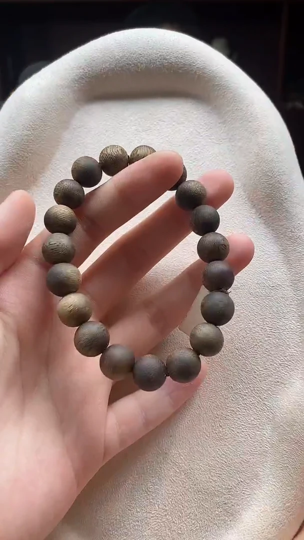 沉香手串圆珠手串