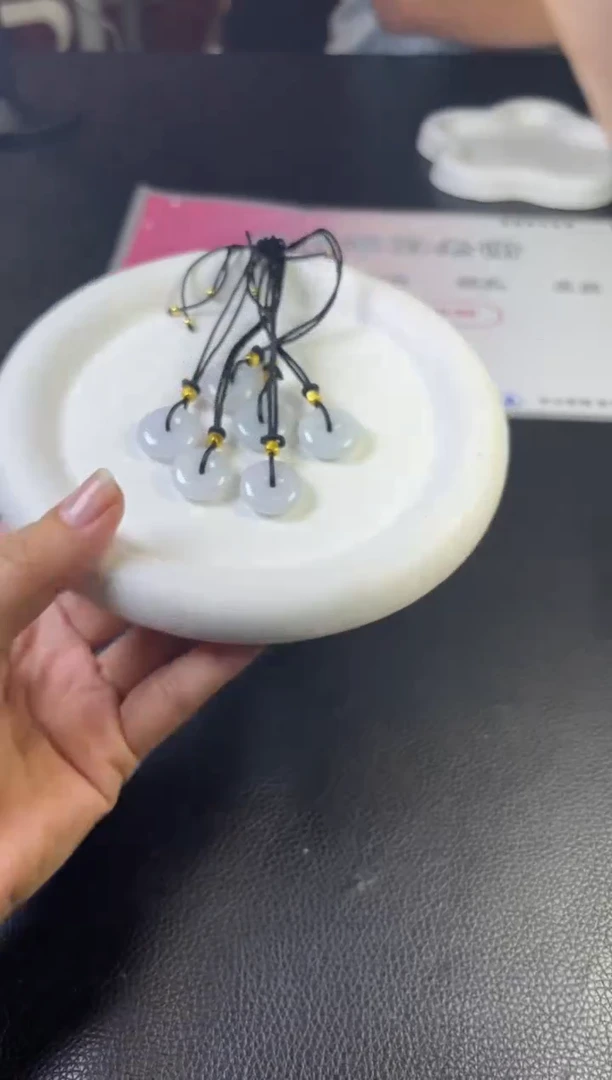 翡翠挂件未镶嵌多样性发一件HX022534