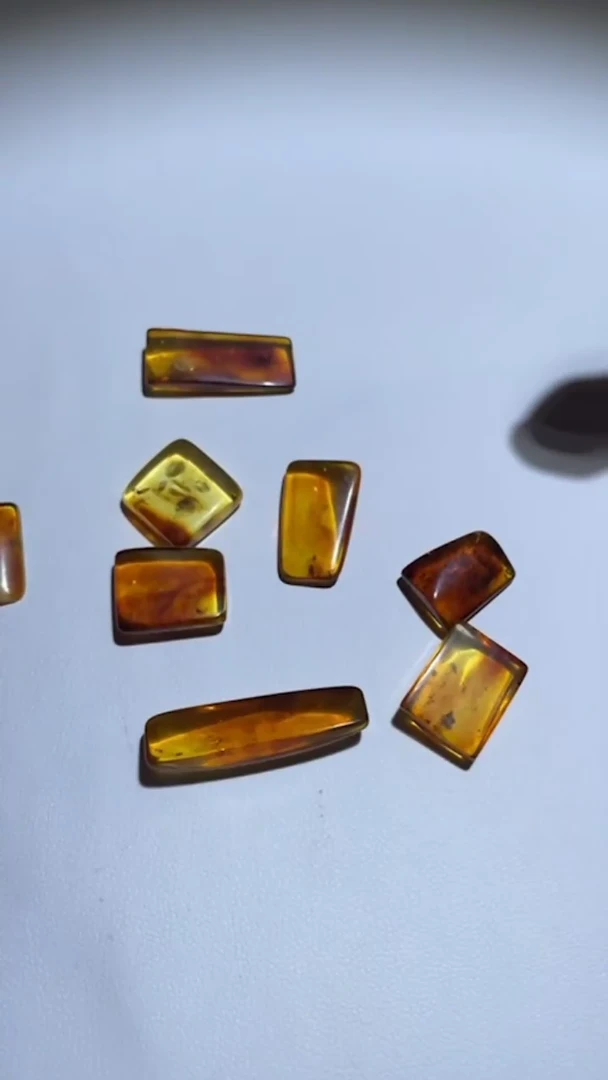 【闪购商品】琥珀裸石未镶嵌22240826-01多样性发货，发其一