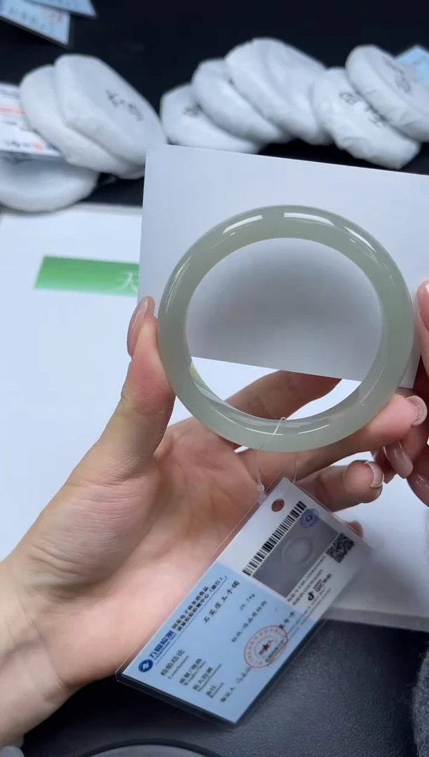 未镶嵌手镯石英质玉057-5455