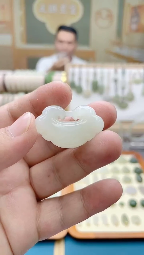 和田玉未镶嵌吊坠(不含链)卡36平安锁