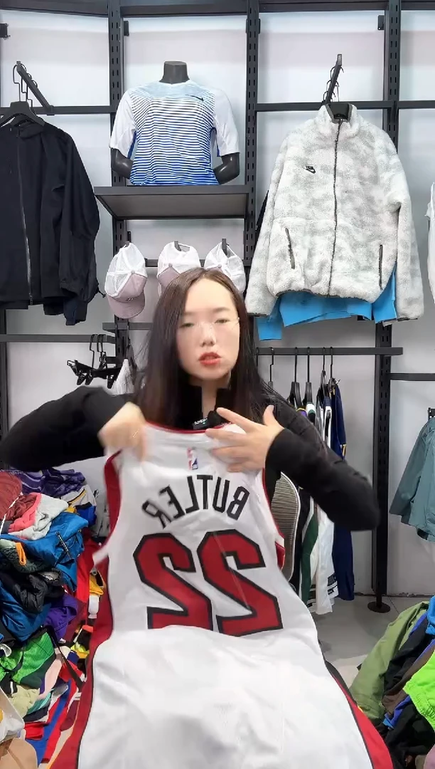 2828  编码  耐克卫衣服饰过款为准 尺码