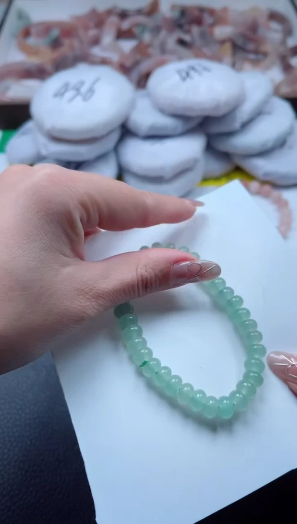 【闪购商品】石英质玉手镯未镶嵌东陵玉算盘