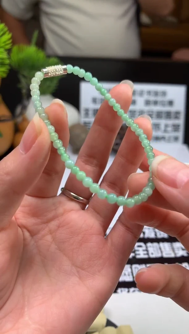 颈饰未镶嵌翡翠柯*玲---112937