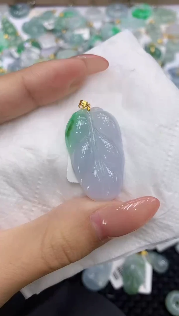 颈饰18K金镶嵌翡翠11111111