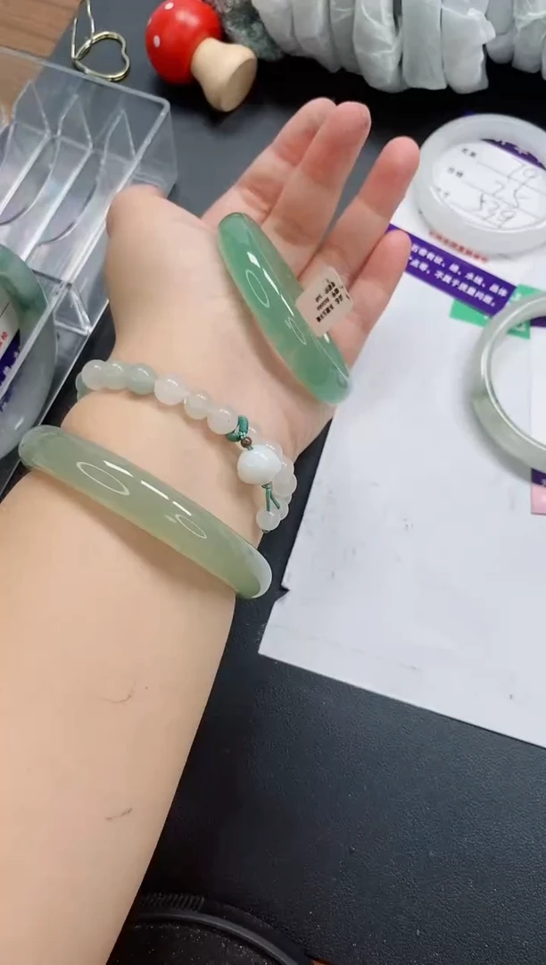 未镶嵌手镯石英质玉83/54-55