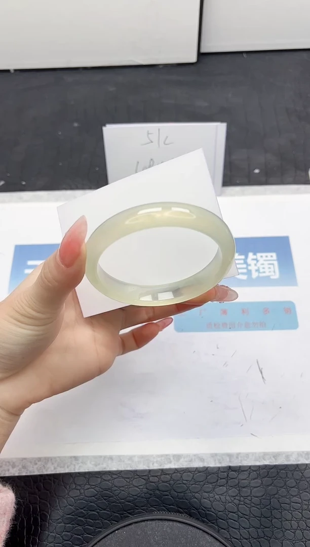 【闪购商品】石英质玉手镯未镶嵌116-55