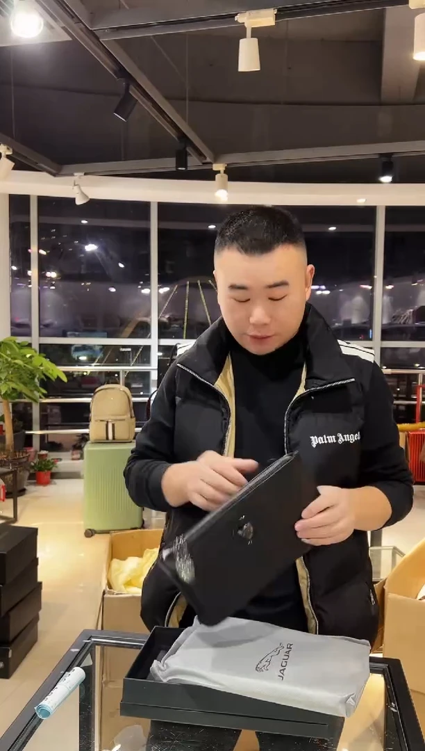 头层牛皮韩爵绅士包包皮具984