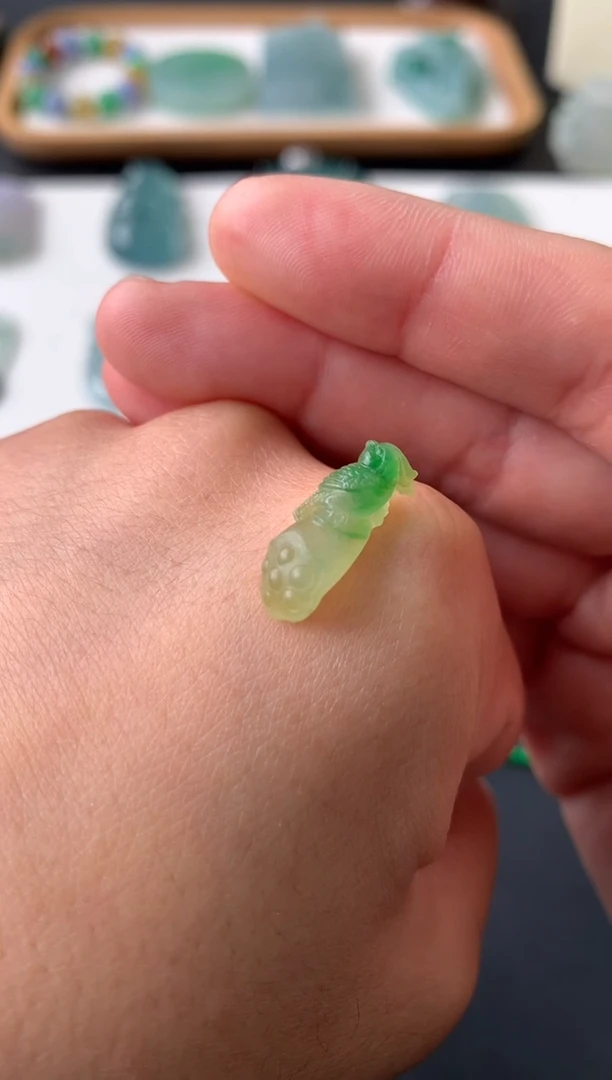 未镶嵌定制翡翠翡翠