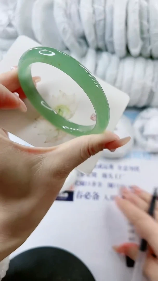 【闪购商品】石英质玉手镯未镶嵌0514930369-